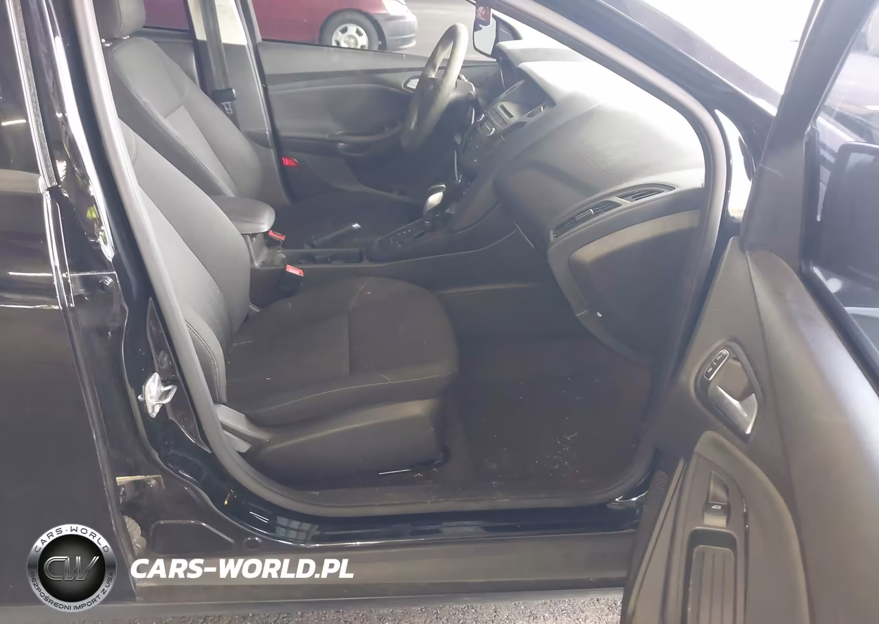 2016 Ford Focus Se VIN:1FADP3F28GL205166 - 5