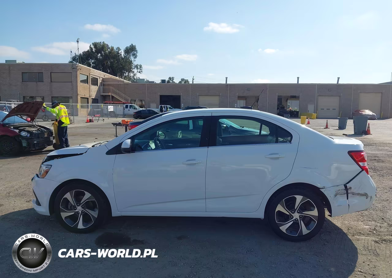 2018 Chevrolet Sonic Premier Auto VIN:1G1JF5SB1J4133982 - 14
