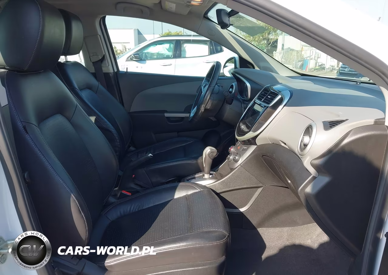 2018 Chevrolet Sonic Premier Auto VIN:1G1JF5SB1J4133982 - 5