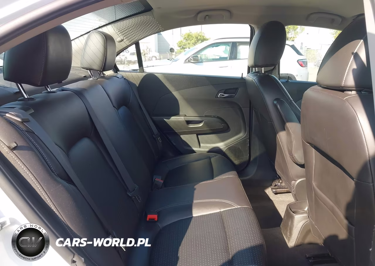 2018 Chevrolet Sonic Premier Auto VIN:1G1JF5SB1J4133982 - 8