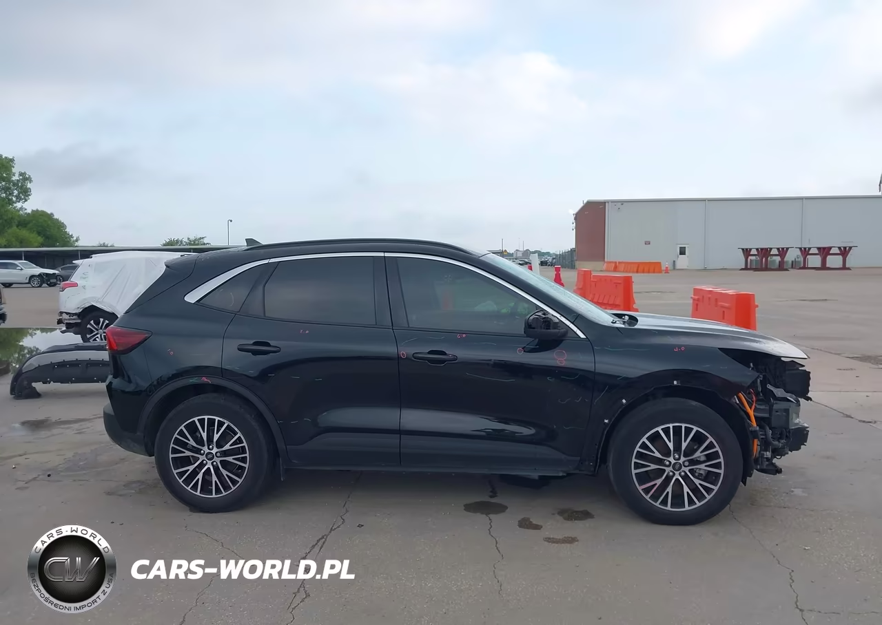 2023 Ford Escape Phev VIN:1FMCU0E10PUB30765 - 14
