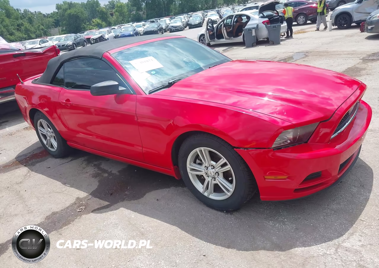 2014 Ford Mustang V6-V6 Premium