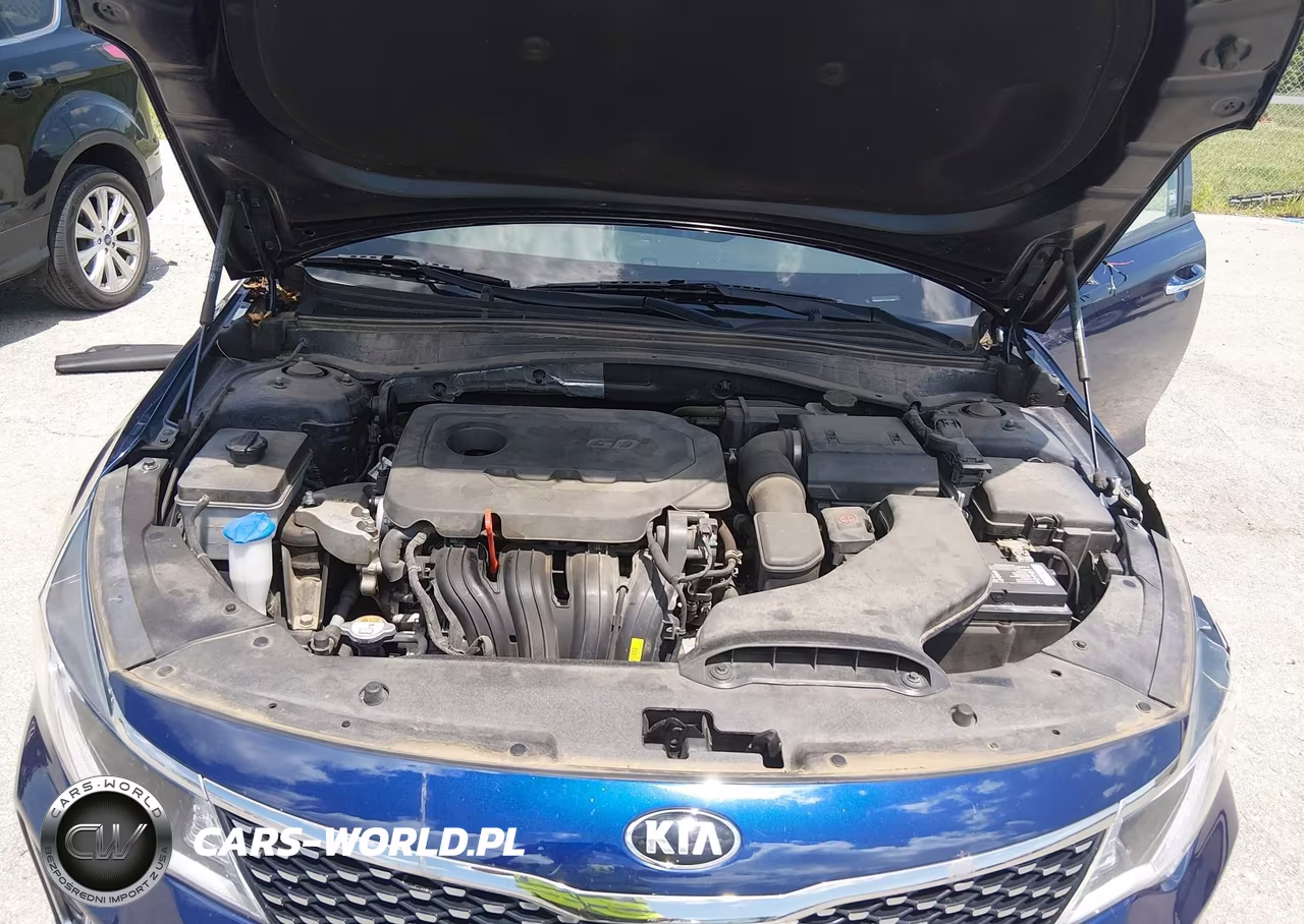 2018 Kia Optima S VIN:5XXGT4L37JG247356 - 10