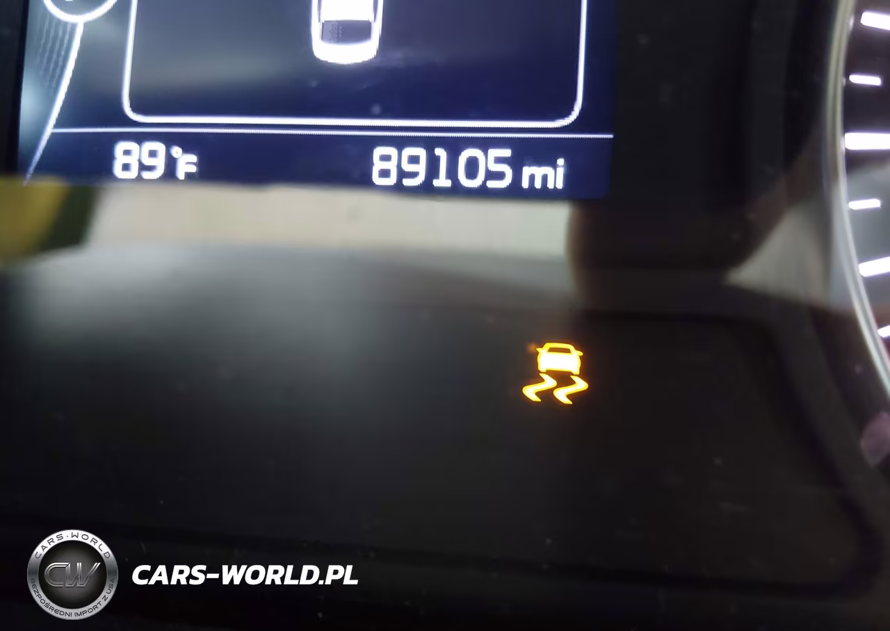 2018 Kia Optima S VIN:5XXGT4L37JG247356 - 15