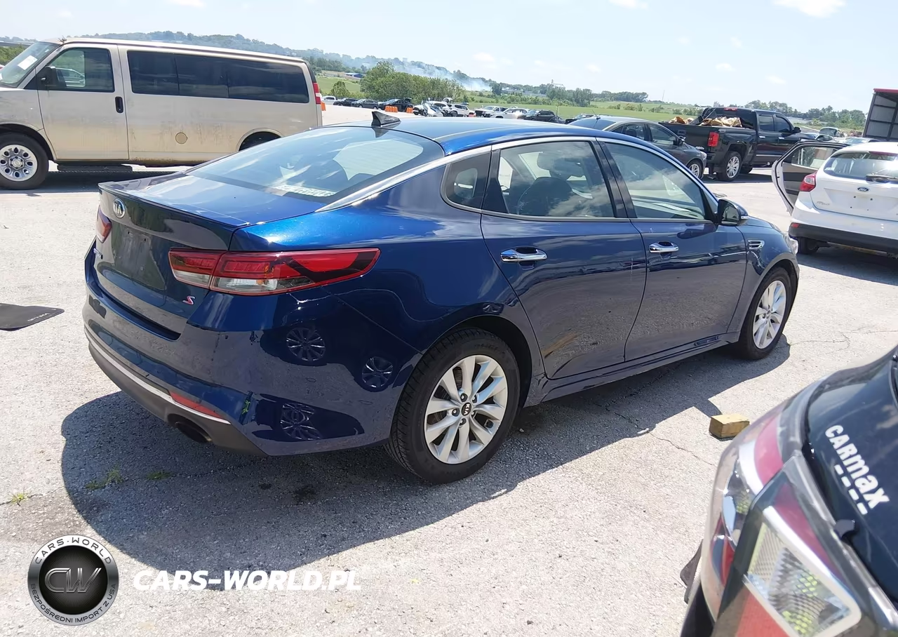 2018 Kia Optima S VIN:5XXGT4L37JG247356 - 4