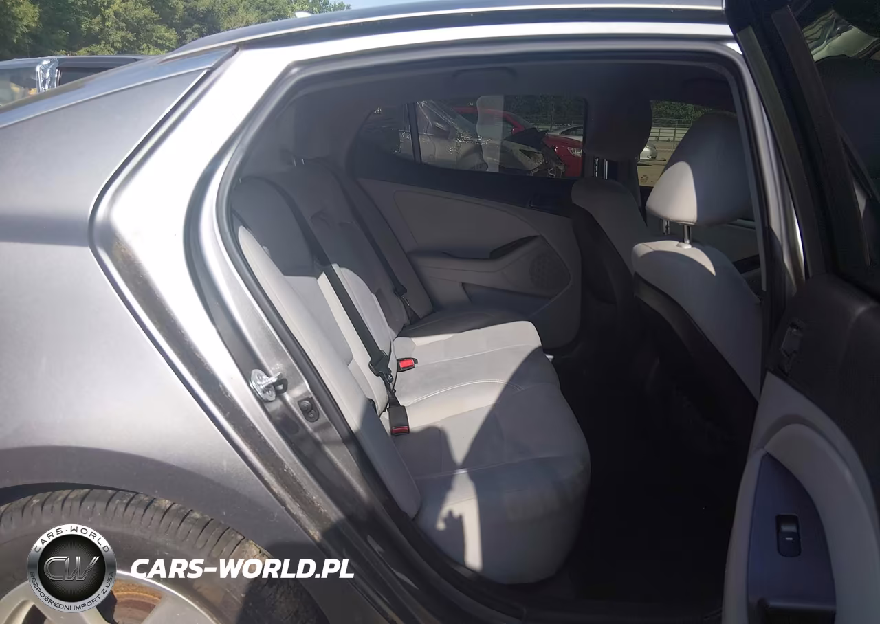 2015 Kia Optima Lx VIN:5XXGM4A72FG512727 - 8