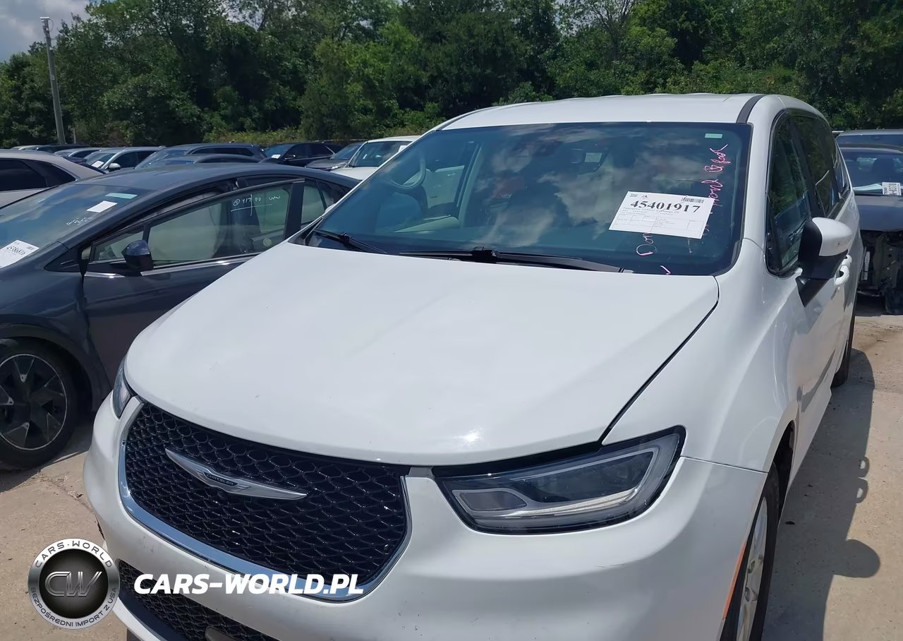 2023 Chrysler Pacifica Touring L VIN:2C4RC1BGXPR620692 - 12