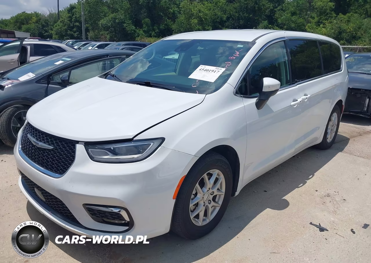 2023 Chrysler Pacifica Touring L VIN:2C4RC1BGXPR620692 - 2