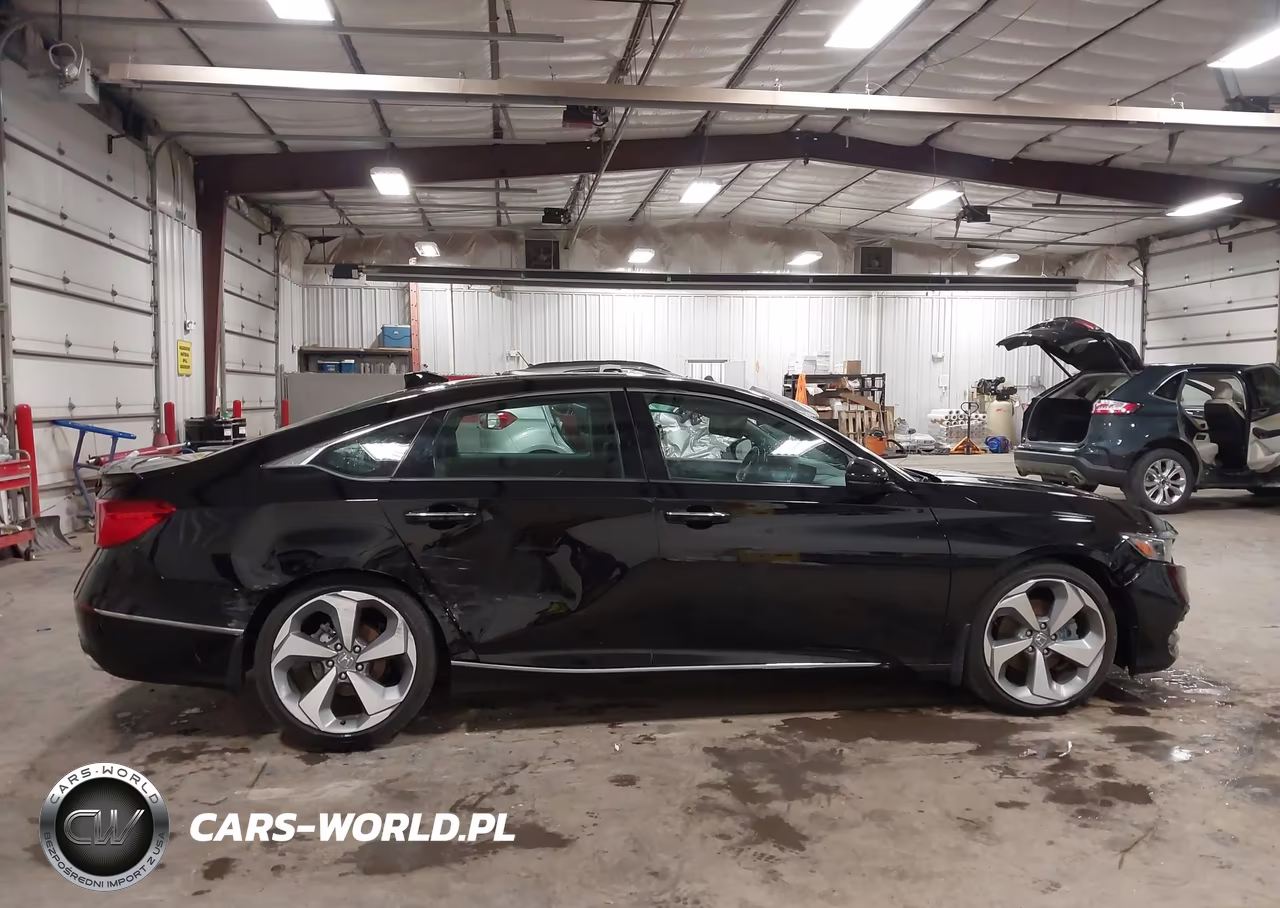2018 Honda Accord Touring VIN:1HGCV1F94JA006780 - 13
