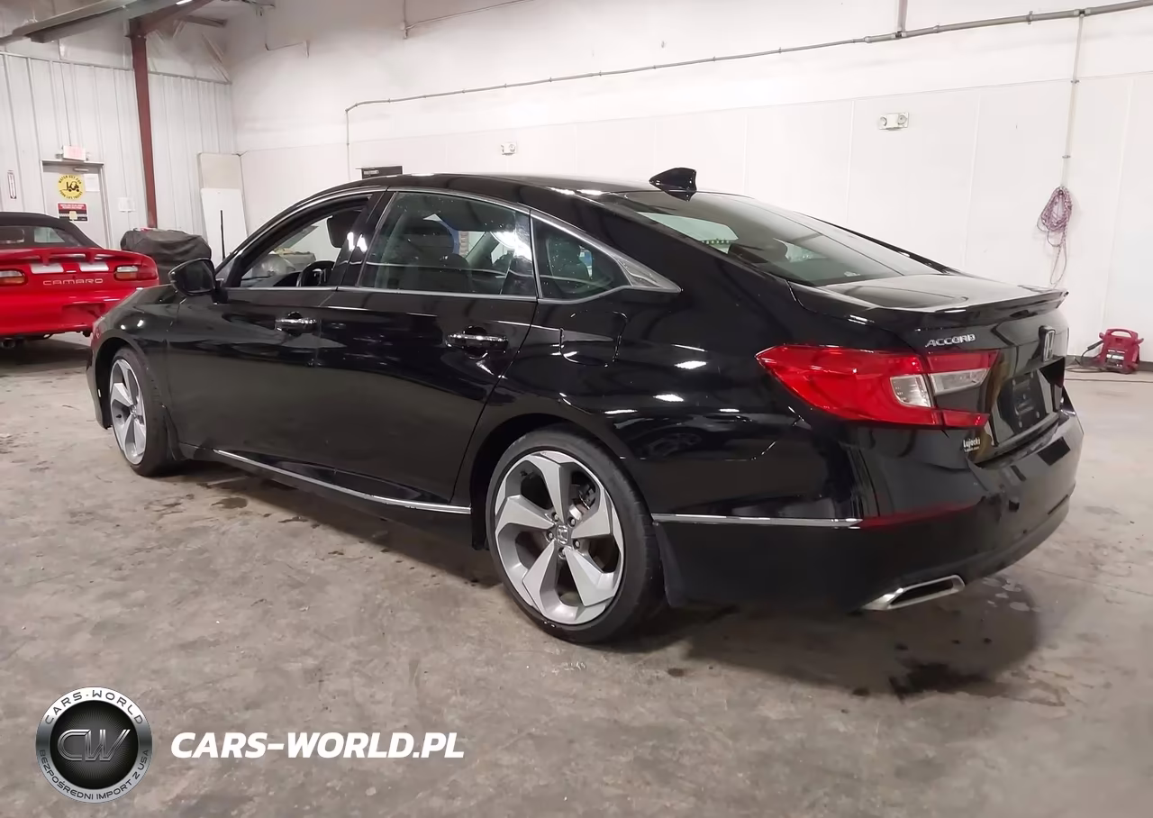 2018 Honda Accord Touring VIN:1HGCV1F94JA006780 - 3