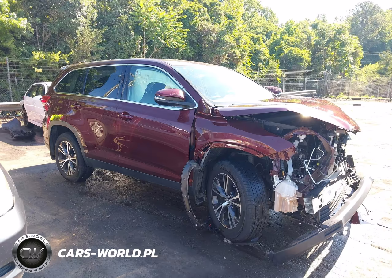 2019 Toyota Highlander Le – zdjęcie 1 z 17