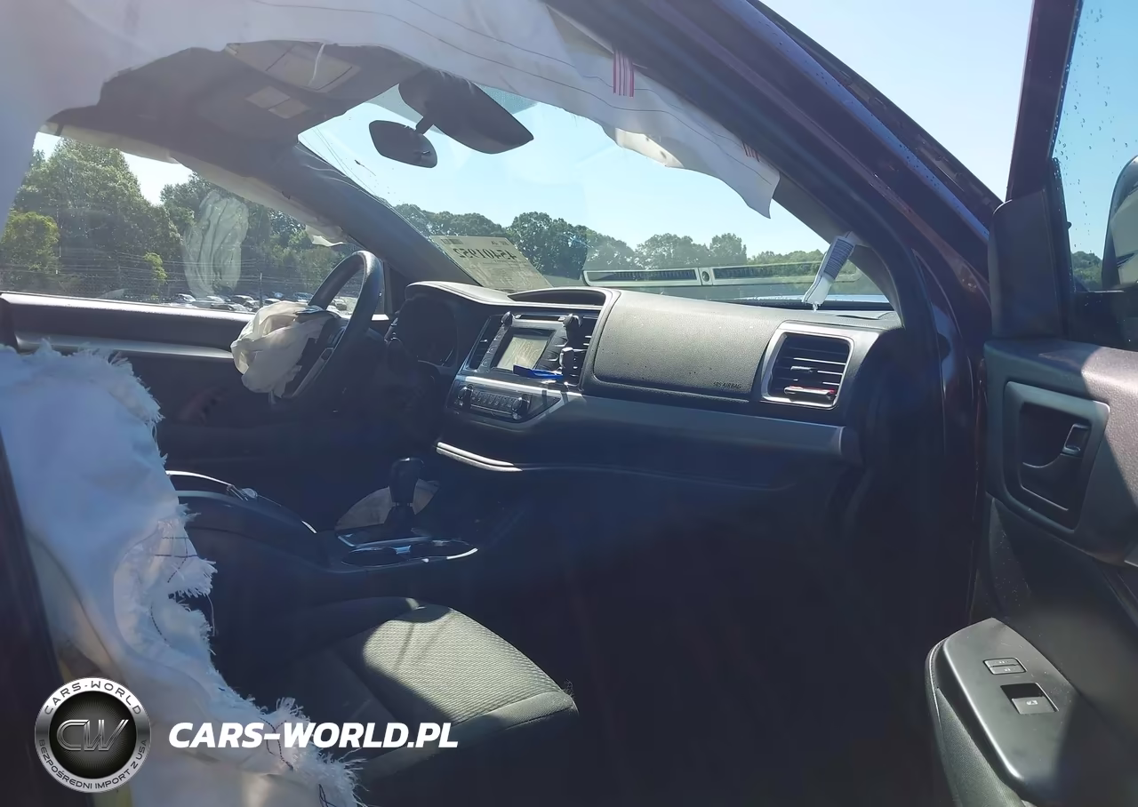 2019 Toyota Highlander Le VIN:5TDBZRFH7KS722369 - 5