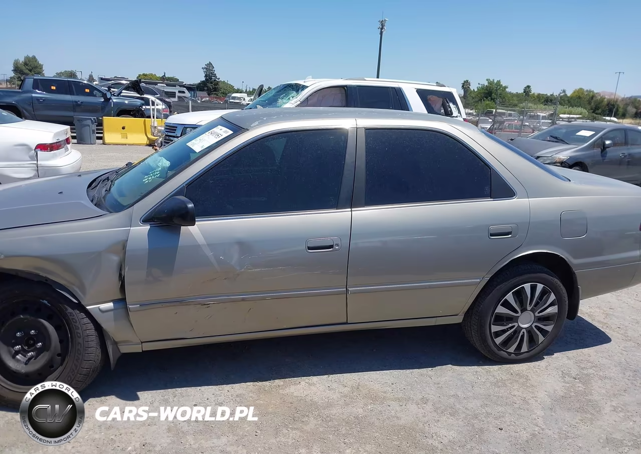 1998 Toyota Camry Le VIN:JT2BG22K7W0118532 - 16