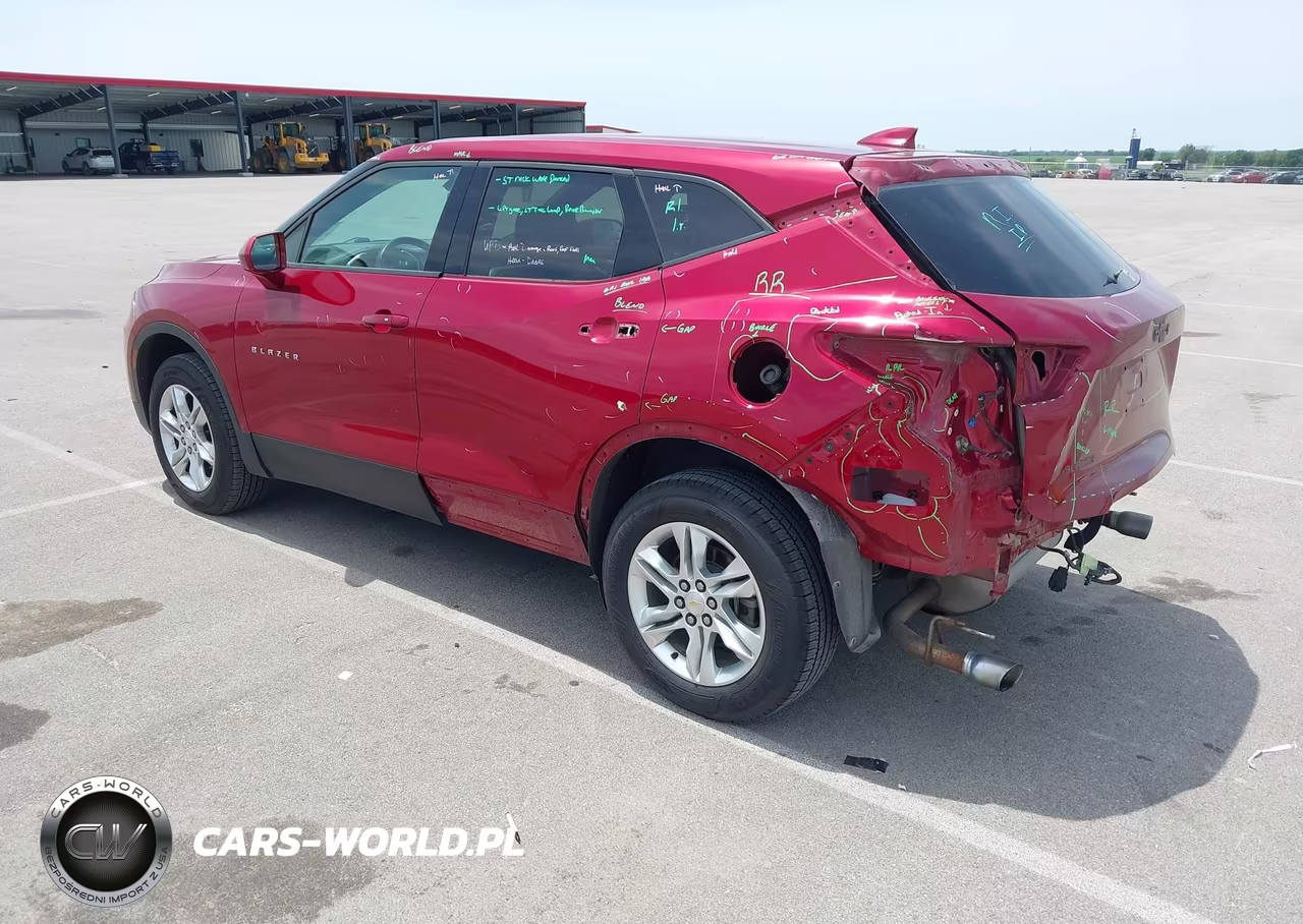 2019 Chevrolet Blazer VIN:3GNKBBRA2KS702351 - 3