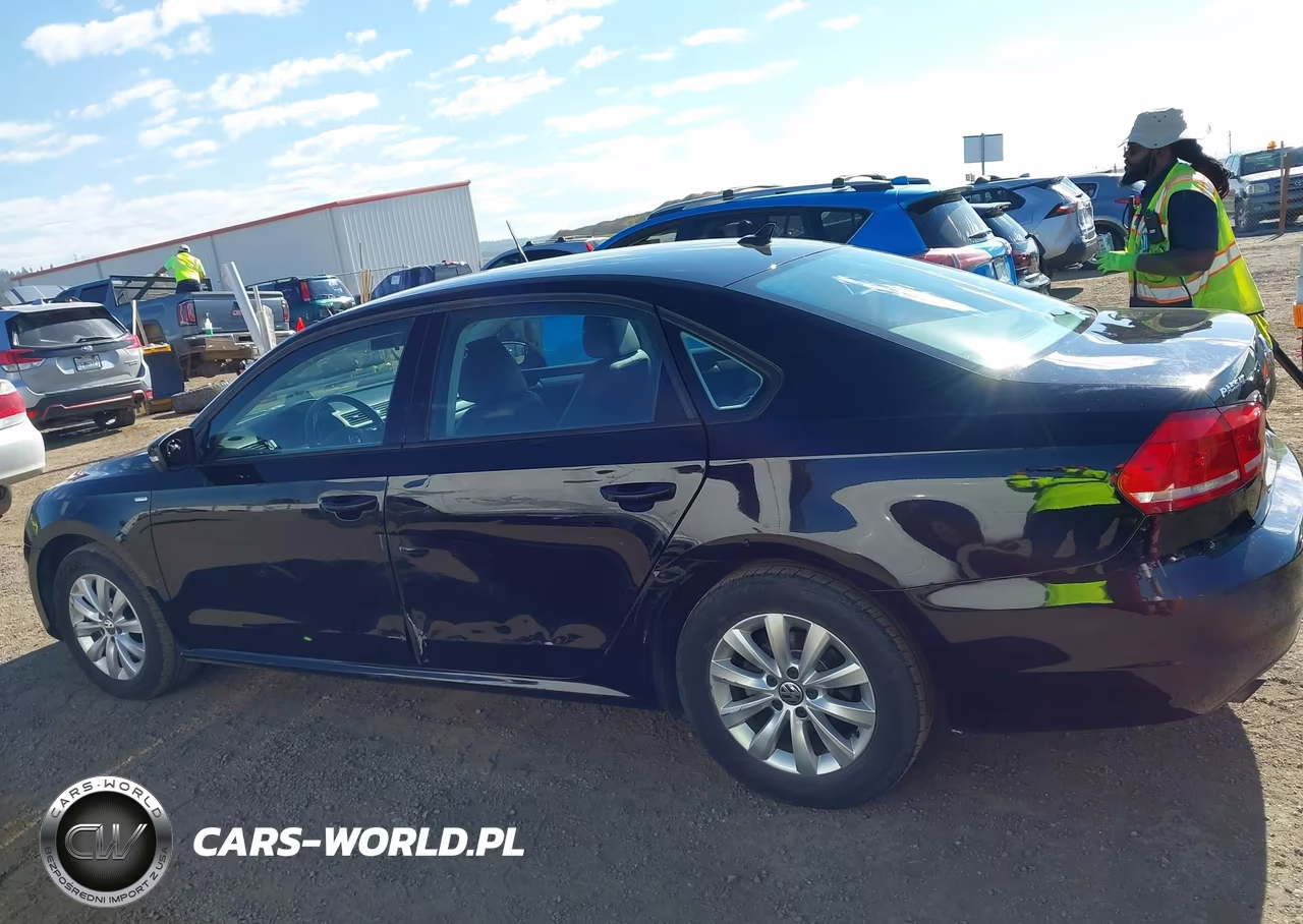2015 Volkswagen Passat 1.8T Wolfsburg Edition VIN:1VWAT7A36FC080714 - 14