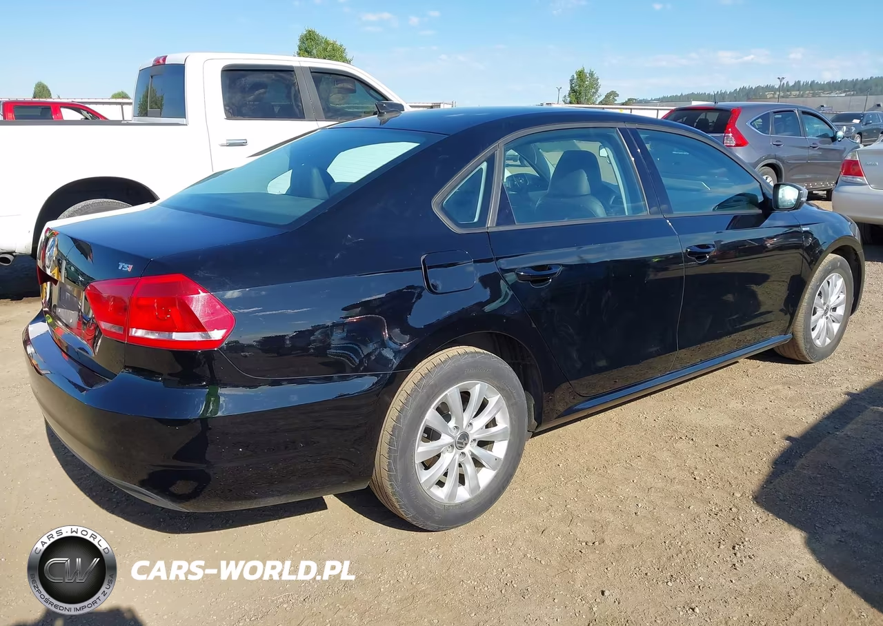 2015 Volkswagen Passat 1.8T Wolfsburg Edition VIN:1VWAT7A36FC080714 - 4