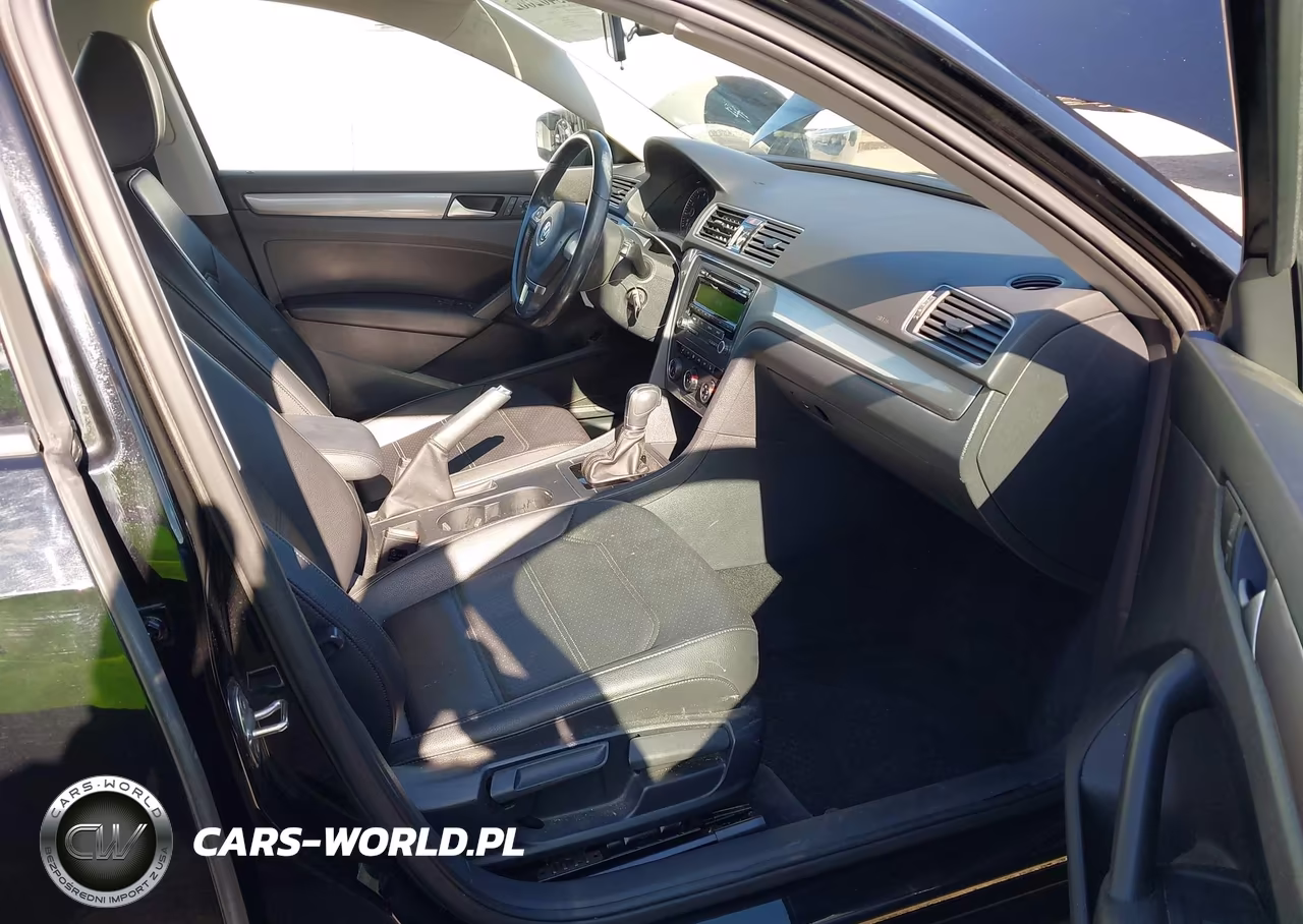 2015 Volkswagen Passat 1.8T Wolfsburg Edition VIN:1VWAT7A36FC080714 - 5