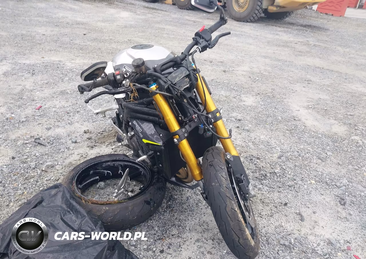 2025 Triumph Motorcycle Speed Triple 1200 Rs