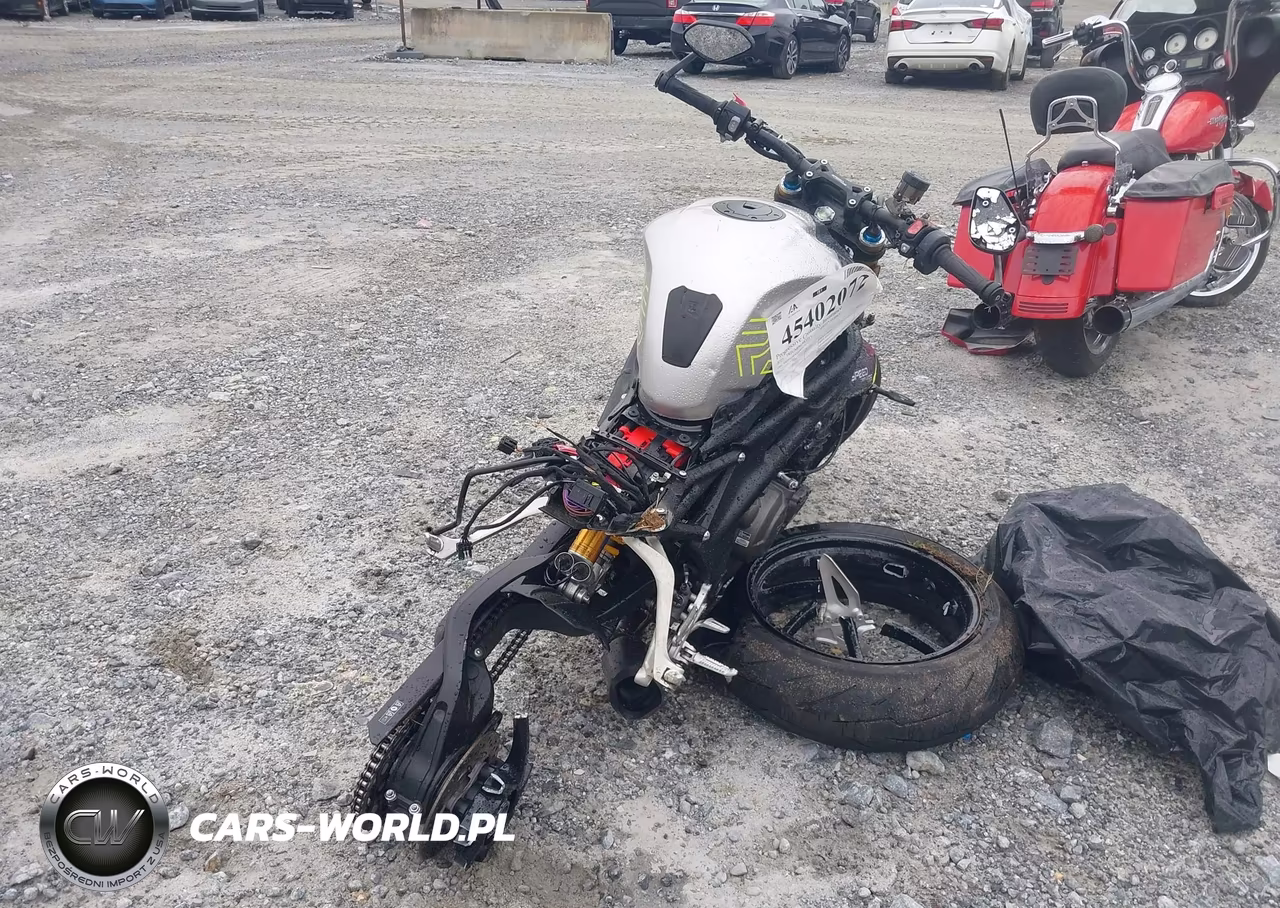 2025 Triumph Motorcycle Speed Triple 1200 Rs VIN:SMTP11S4XSTCG5575 - 4