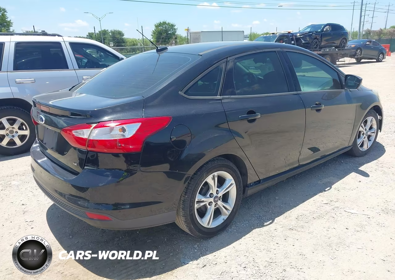 2014 Ford Focus Se VIN:1FADP3F29EL145055 - 4