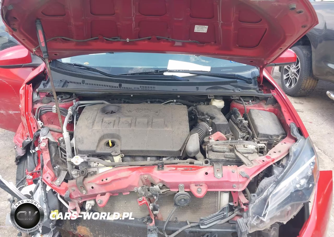2018 Toyota Corolla Le VIN:5YFBURHE8JP799888 - 10