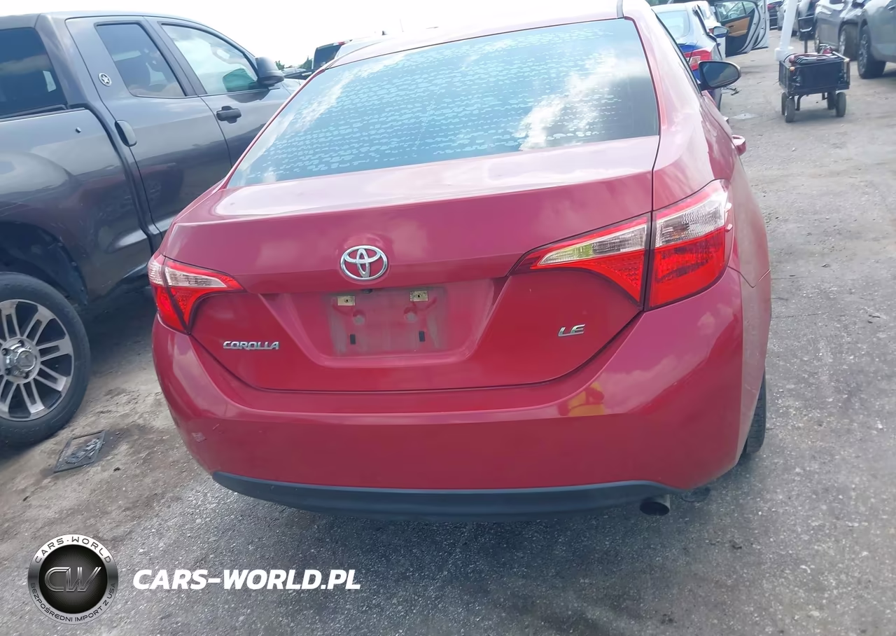 2018 Toyota Corolla Le VIN:5YFBURHE8JP799888 - 16