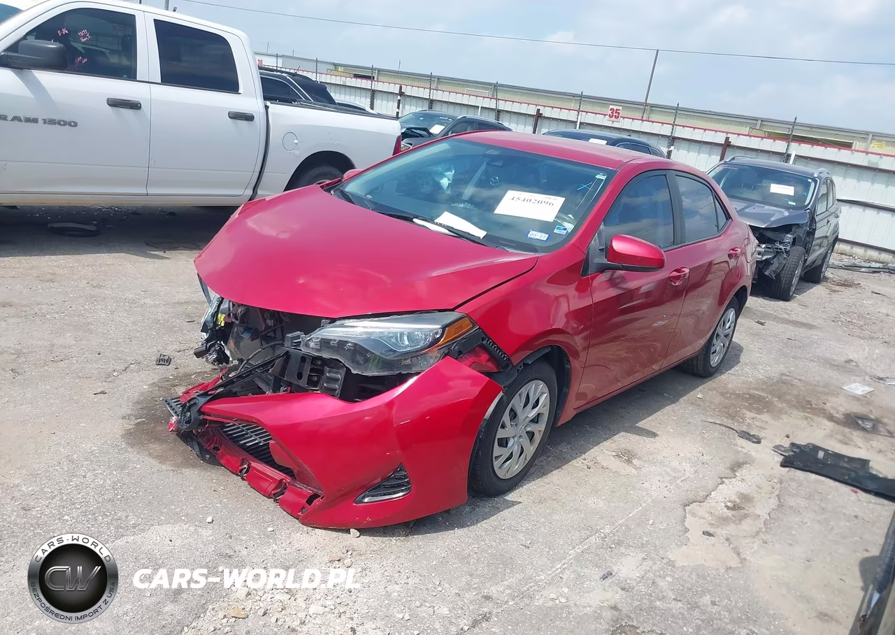 2018 Toyota Corolla Le VIN:5YFBURHE8JP799888 - 2