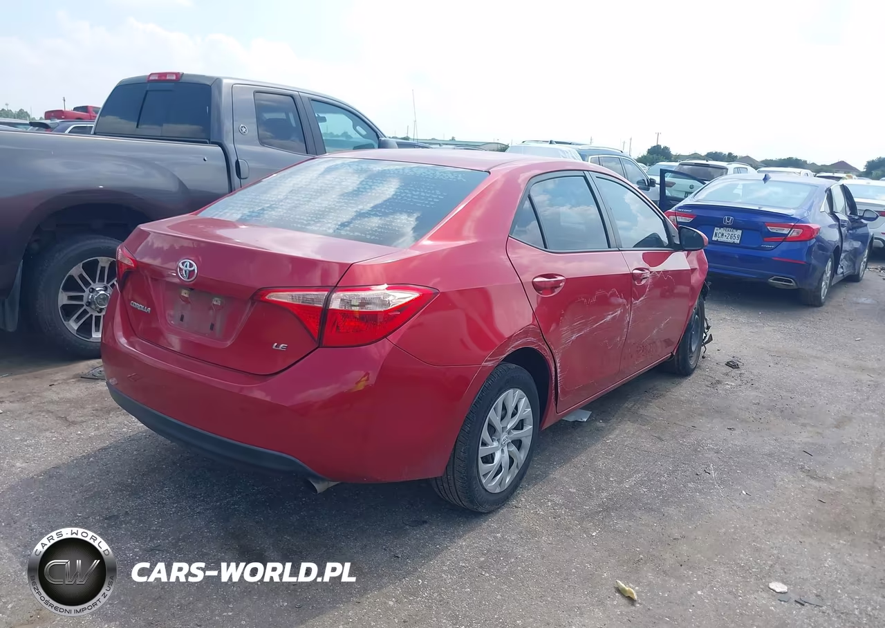 2018 Toyota Corolla Le VIN:5YFBURHE8JP799888 - 4