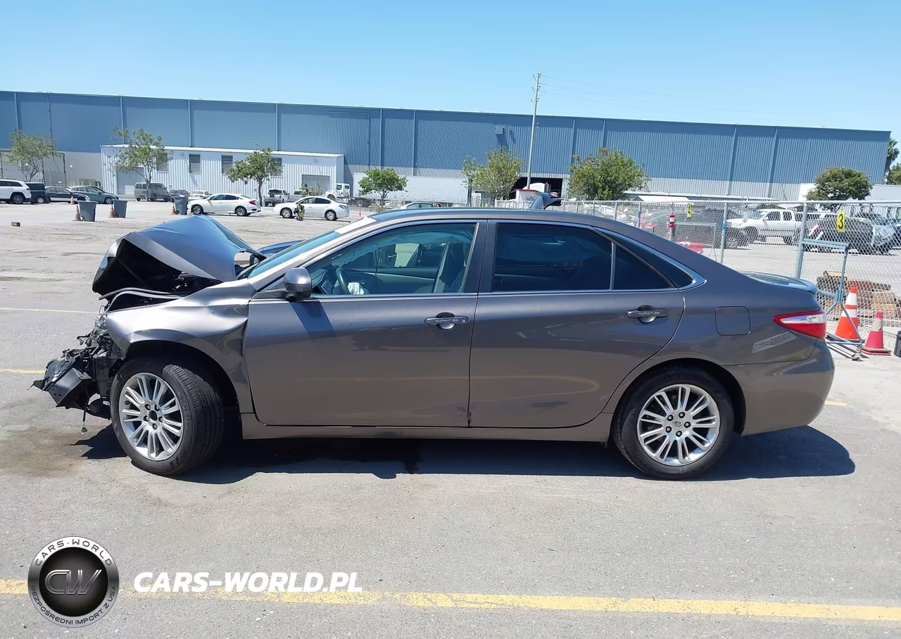 2015 Toyota Camry Le VIN:4T4BF1FK3FR458463 - 14