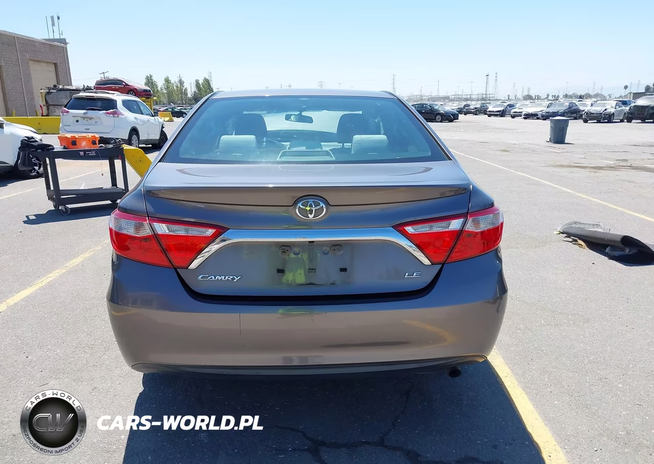 2015 Toyota Camry Le VIN:4T4BF1FK3FR458463 - 16
