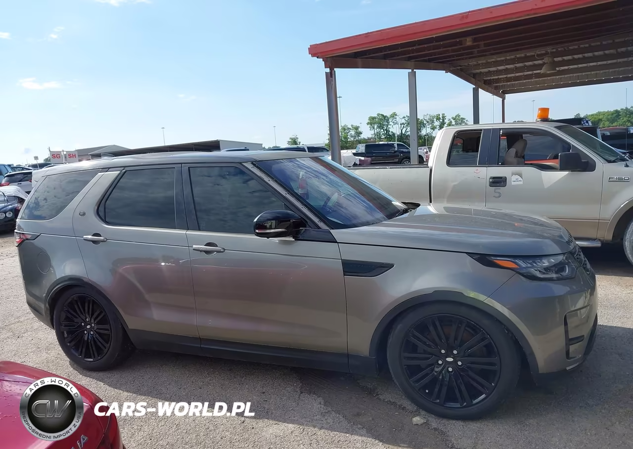 2017 Land Rover Discovery First Edition VIN:SALRTBBV5HA015207 - 14