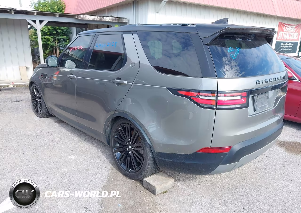 2017 Land Rover Discovery First Edition VIN:SALRTBBV5HA015207 - 3