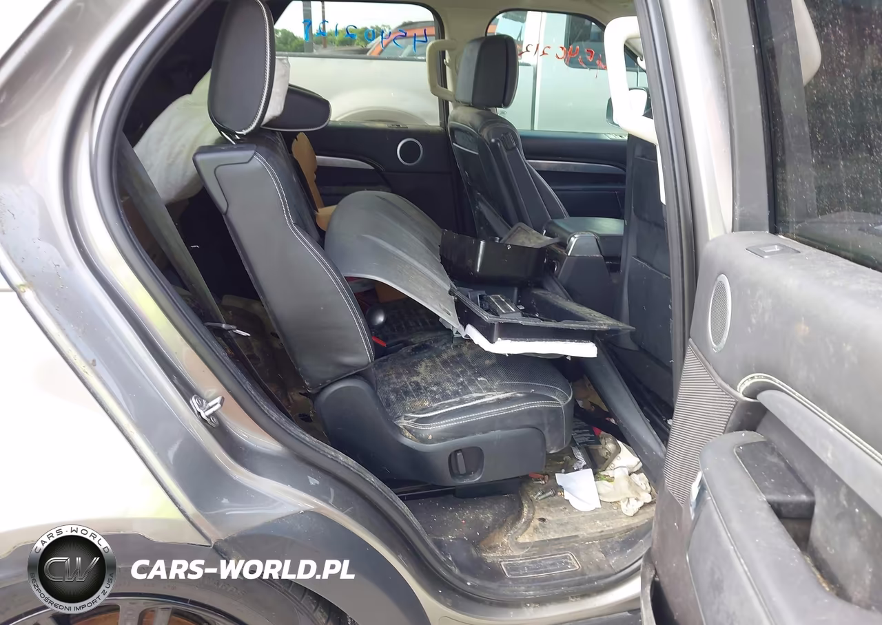 2017 Land Rover Discovery First Edition VIN:SALRTBBV5HA015207 - 8