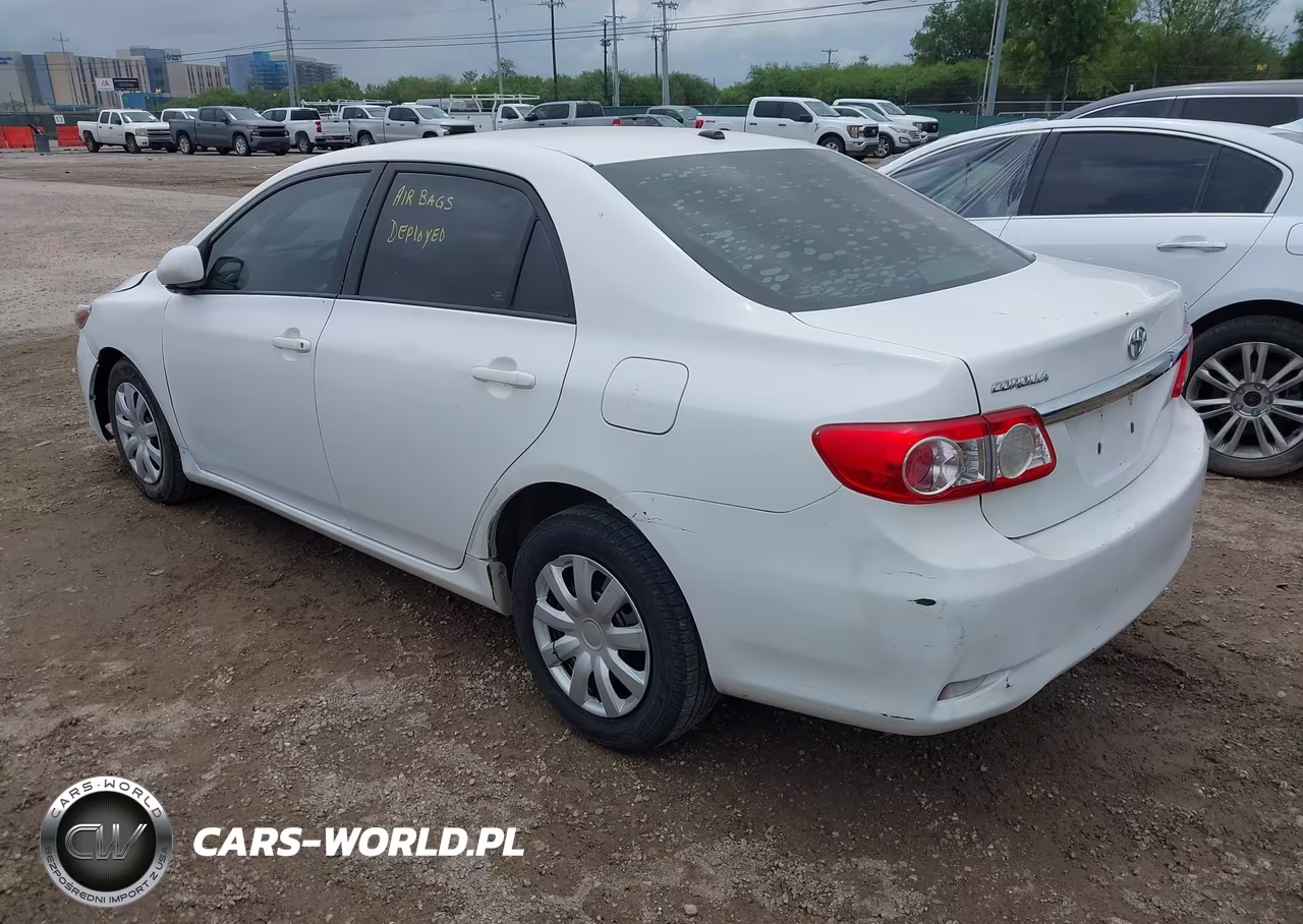 2011 Toyota Corolla Le VIN:2T1BU4EE1BC753456 - 3