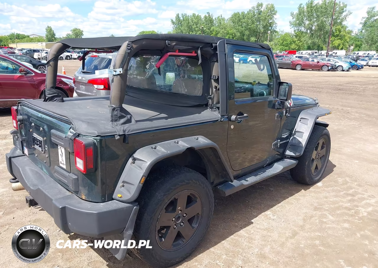 2010 Jeep Wrangler Sahara VIN:1J4AA5D1XAL191308 - 4
