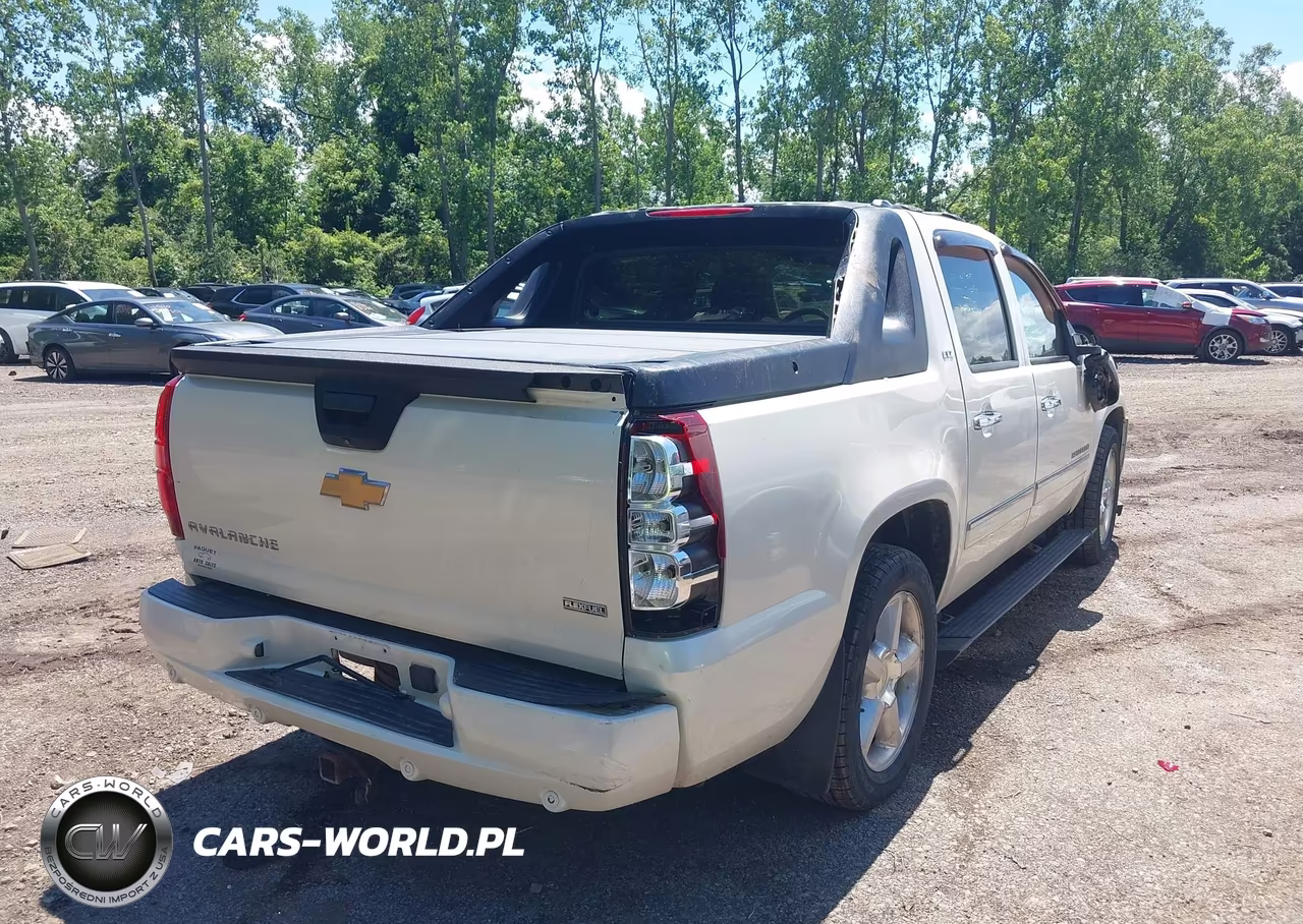2010 Chevrolet Avalanche 1500 Ltz VIN:3GNVKGE00AG283893 - 4