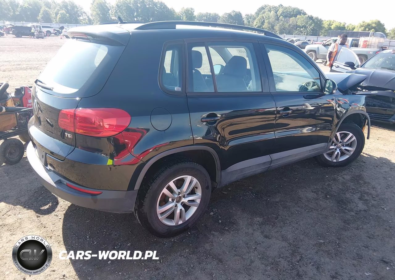 2016 Volkswagen Tiguan S VIN:WVGAV7AX6GW531099 - 4