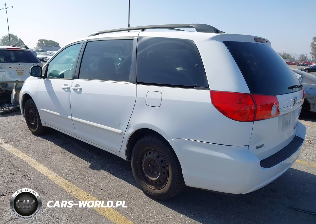 2010 Toyota Sienna Le VIN:5TDKK4CC4AS300350 - 3