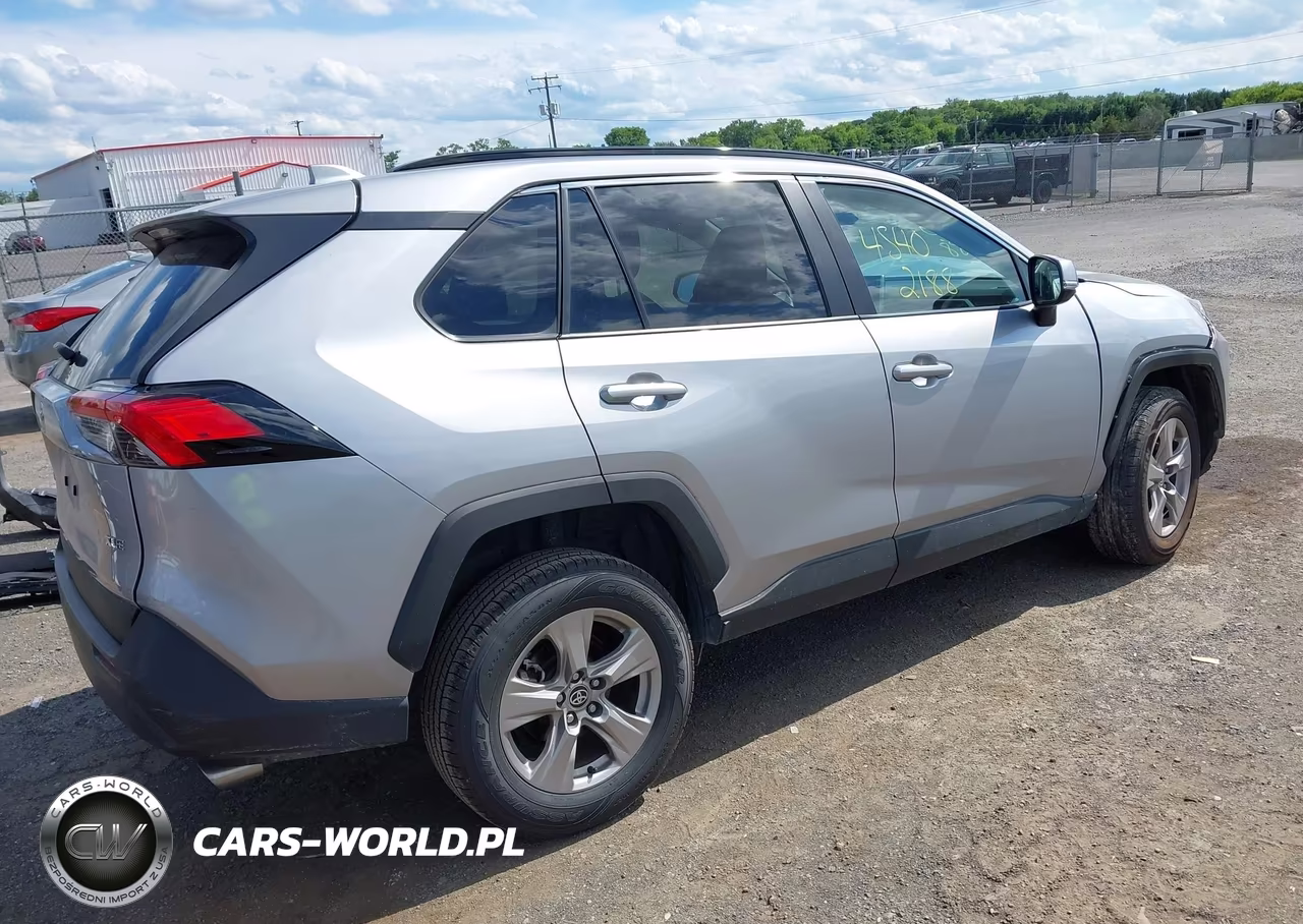 2025 Toyota Rav4 Xle VIN:2T3W1RFV5SC313611 - 4