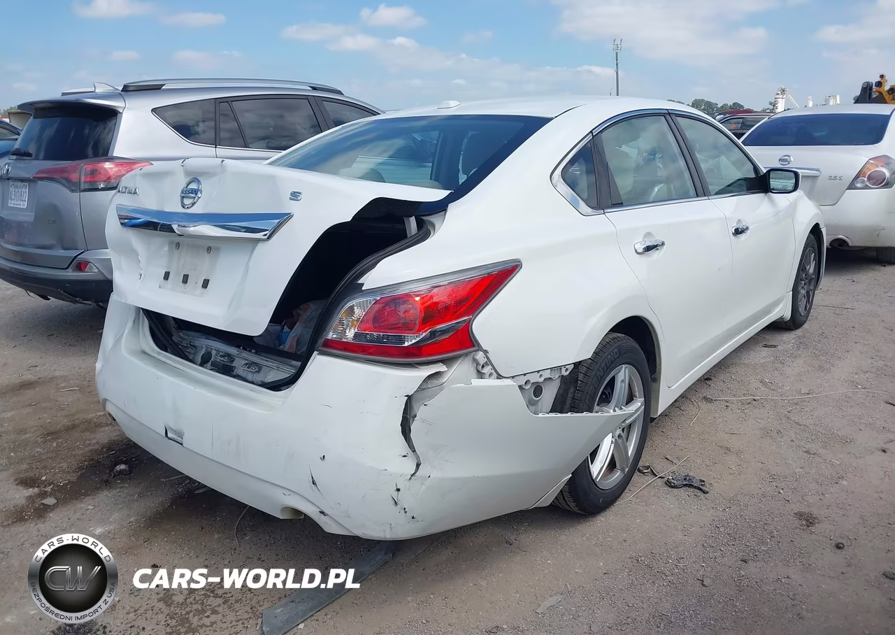 2015 Nissan Altima 2.5 S VIN:1N4AL3AP0FC411971 - 4