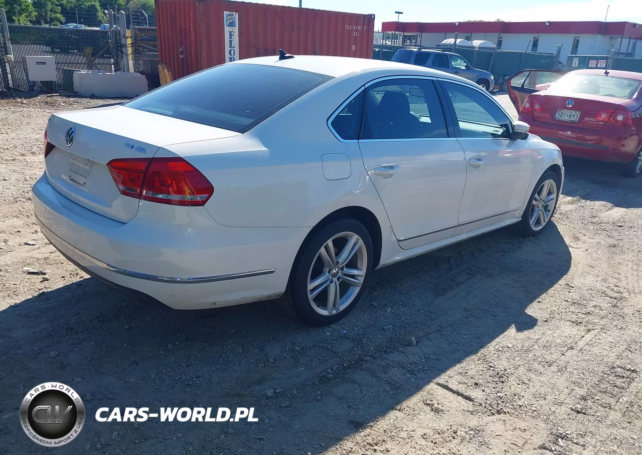 2015 Volkswagen Passat 2.0L Tdi Sel Premium VIN:1VWCV7A30FC026330 - 4