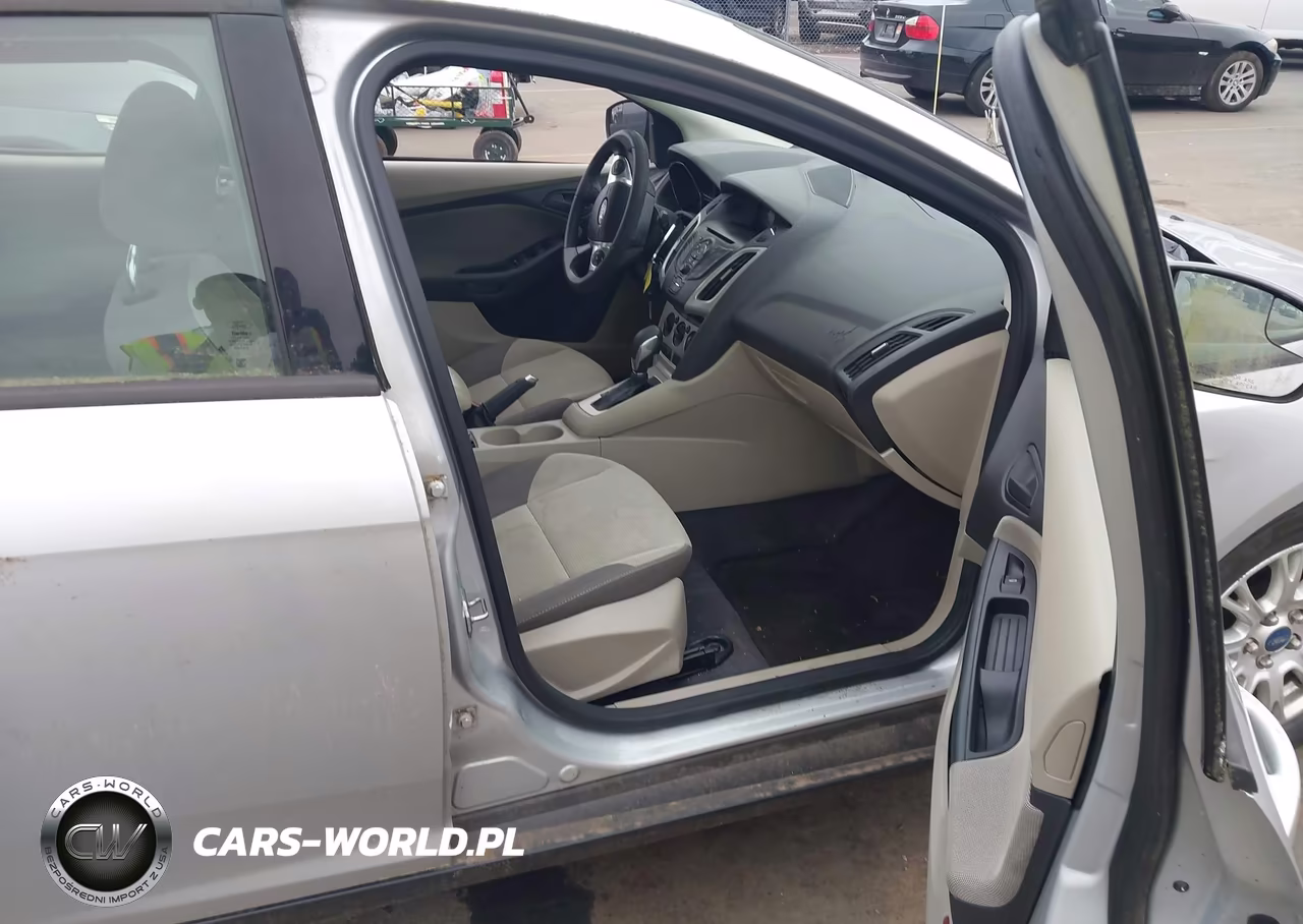 2012 Ford Focus Se VIN:1FAHP3F26CL121228 - 5