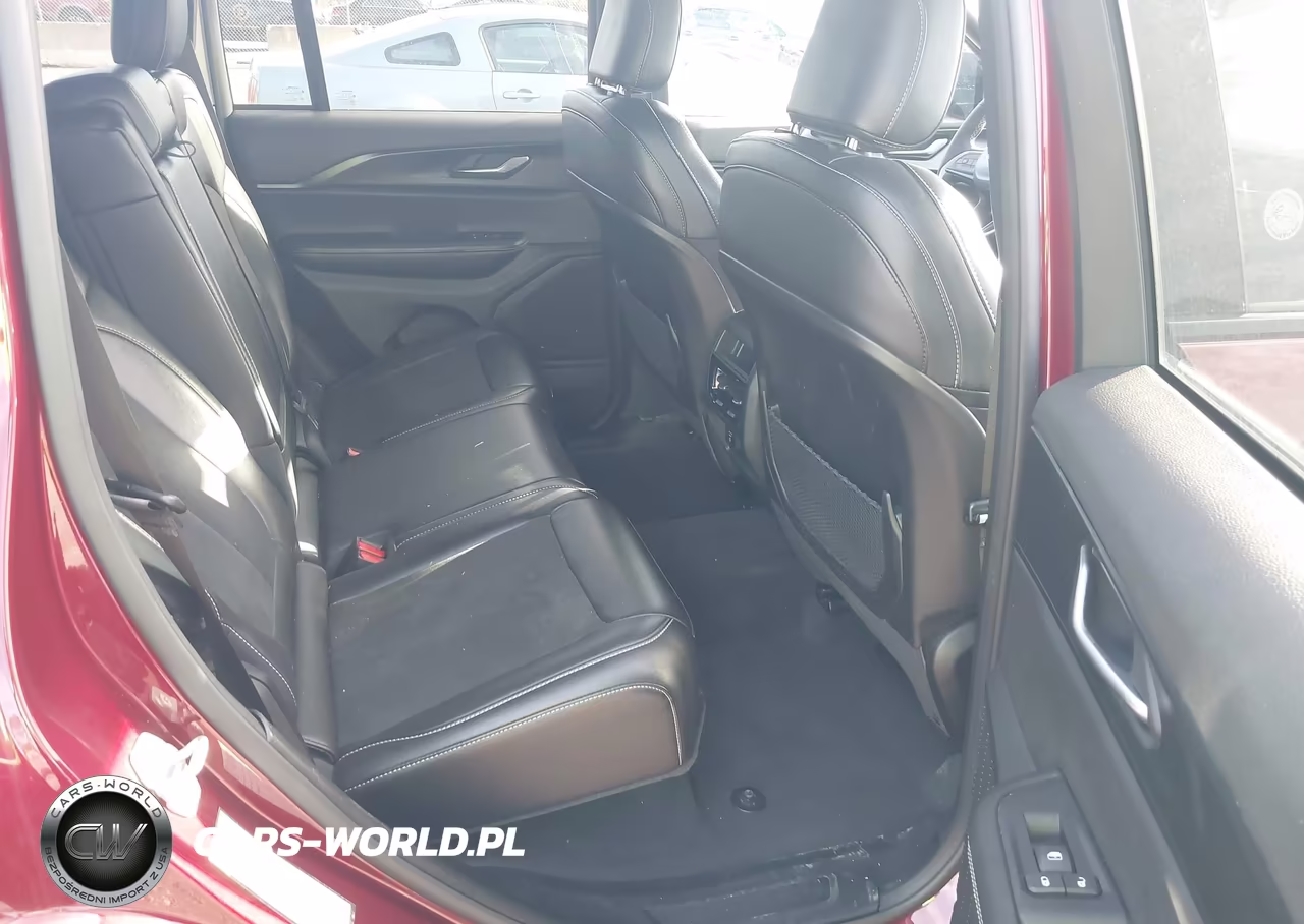 2025 Jeep Grand Cherokee Altitude 4X4 VIN:1C4RJHAGXS8656127 - 8