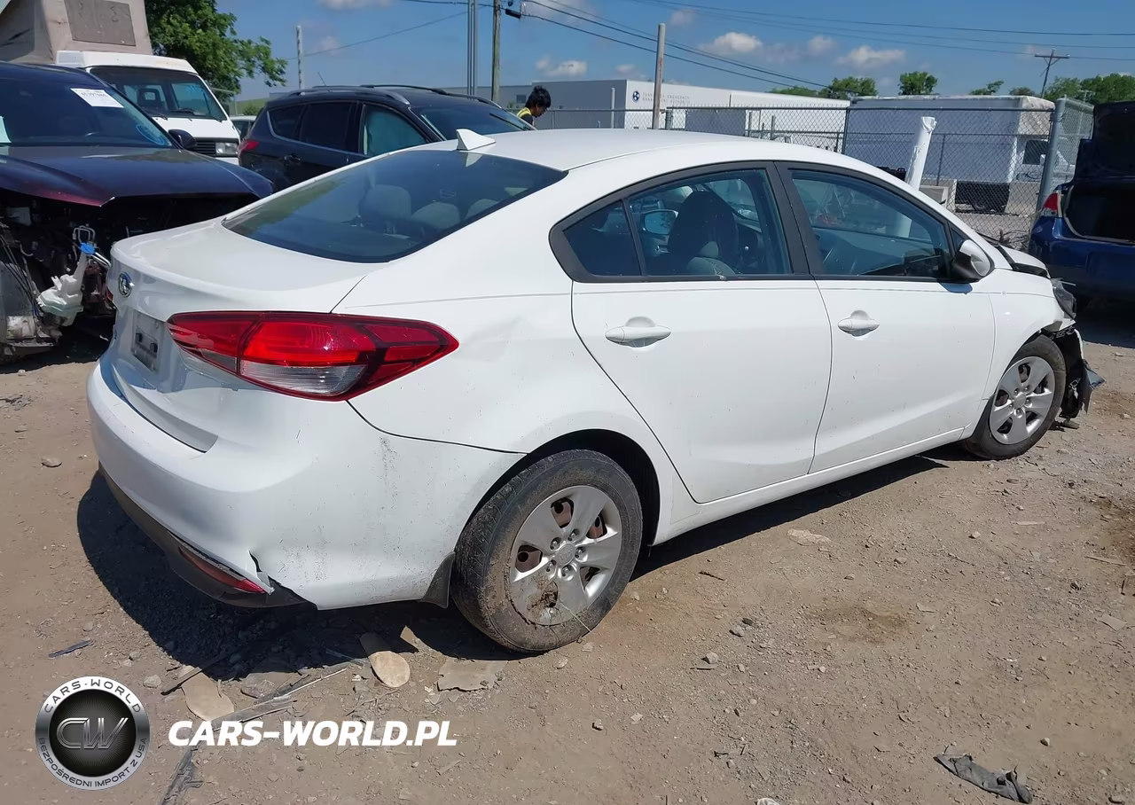 2017 Kia Forte Lx VIN:3KPFK4A76HE037841 - 4
