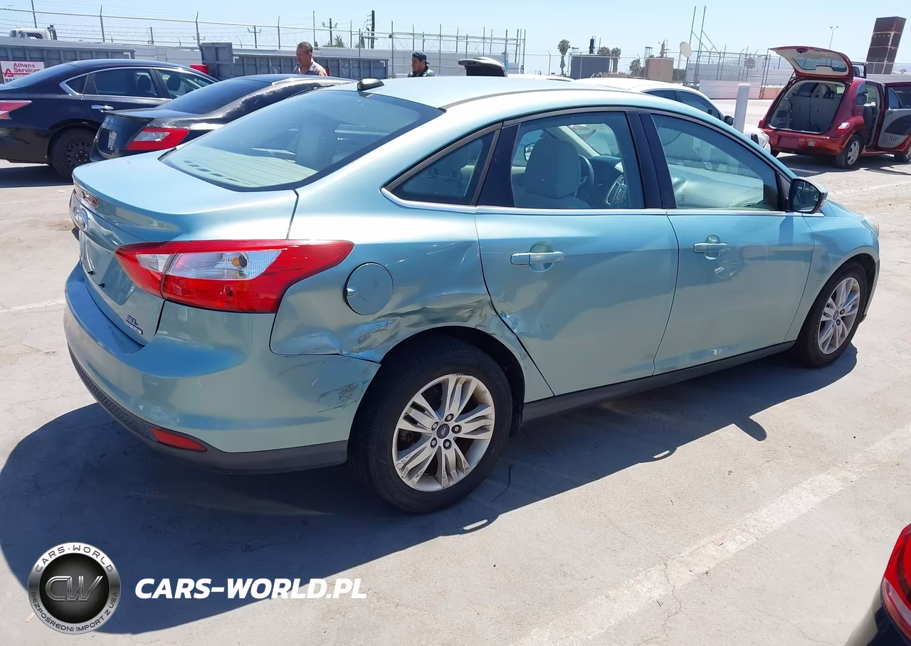 2012 Ford Focus Sel VIN:1FAHP3H20CL416810 - 4