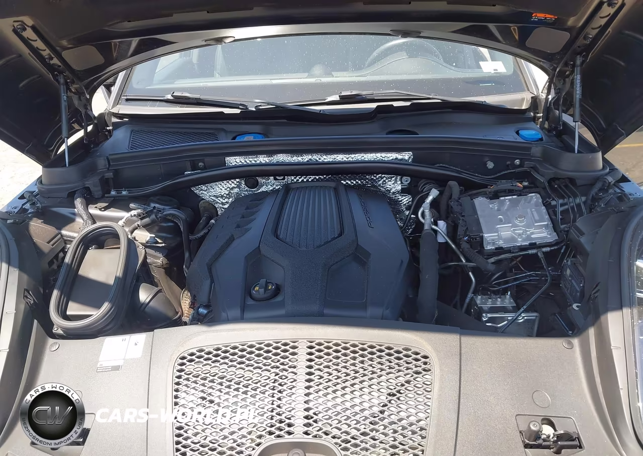 2023 Porsche Macan T VIN:WP1AA2A56PLB01039 - 10