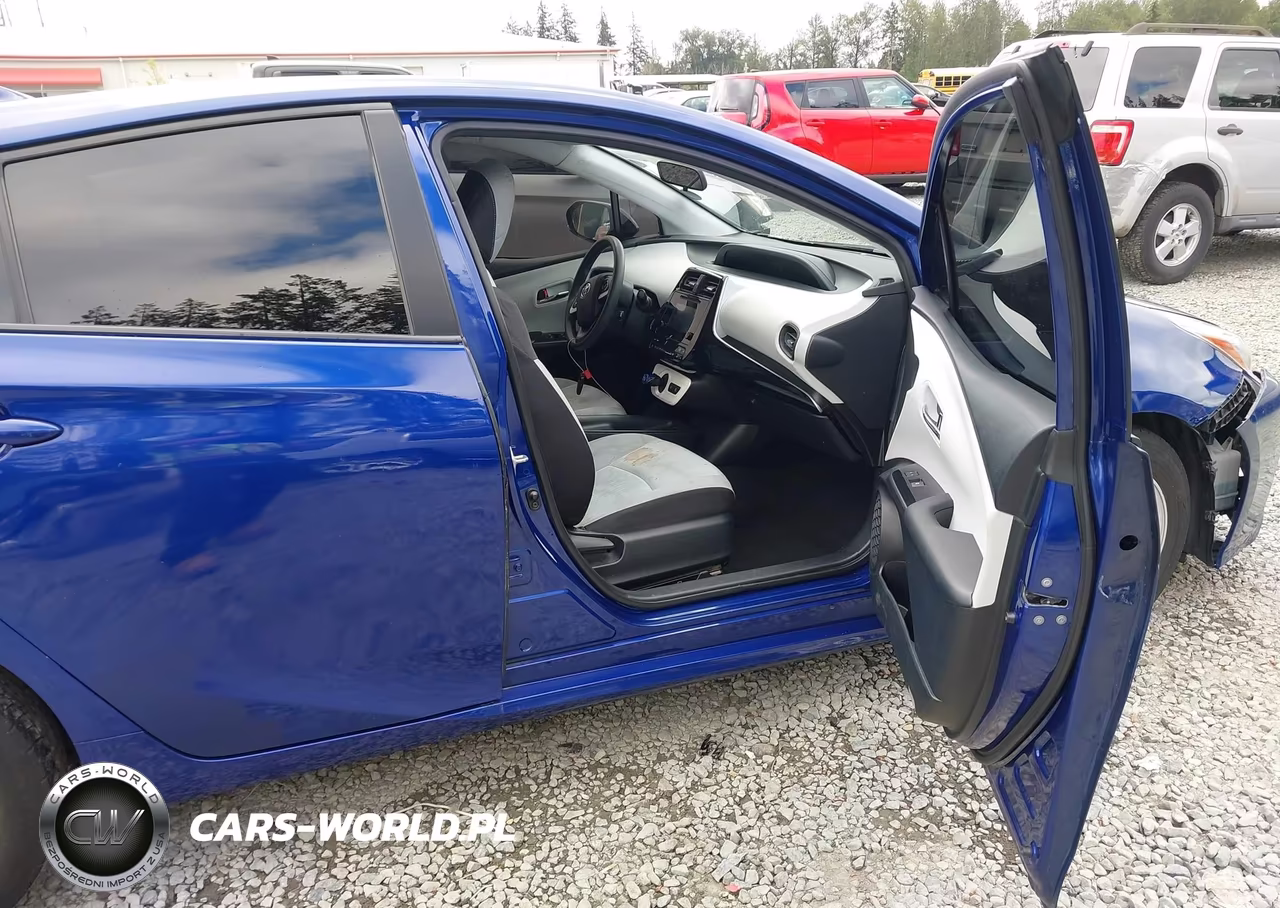 2016 Toyota Prius Two VIN:JTDKBRFU6G3520634 - 5