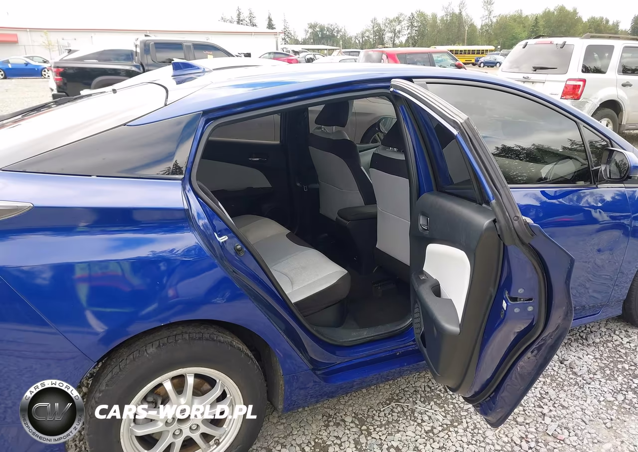 2016 Toyota Prius Two VIN:JTDKBRFU6G3520634 - 8