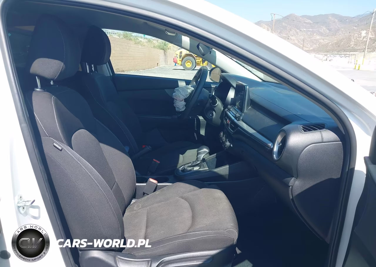 2021 Kia Forte Lxs VIN:3KPF24AD0ME354742 - 5