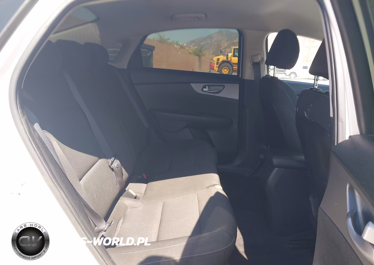 2021 Kia Forte Lxs VIN:3KPF24AD0ME354742 - 8
